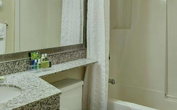 Thompson'S Best Value Inn & Suites Buitenkant foto